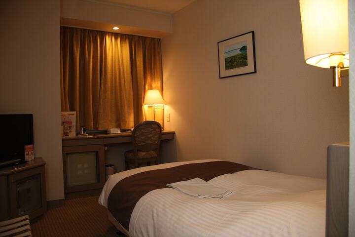 Room 8 of 75