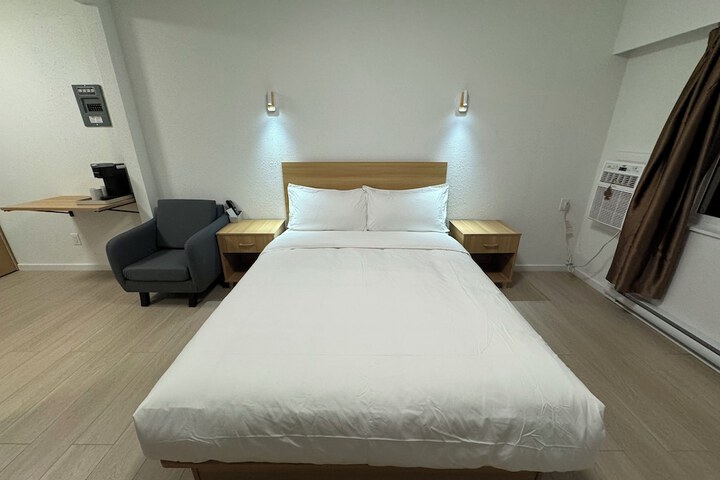 Room 5 of 46