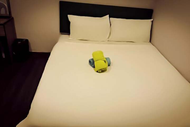 Room 21 of 50