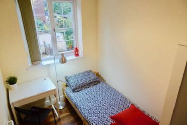 Room 17 of 23