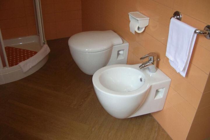 Room 14 of 32