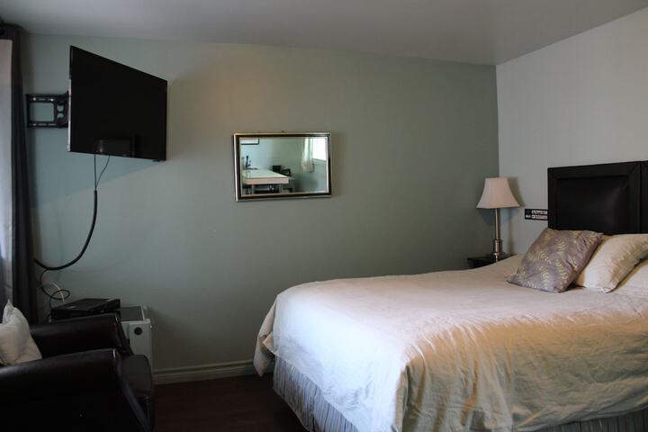 Room 9 of 48