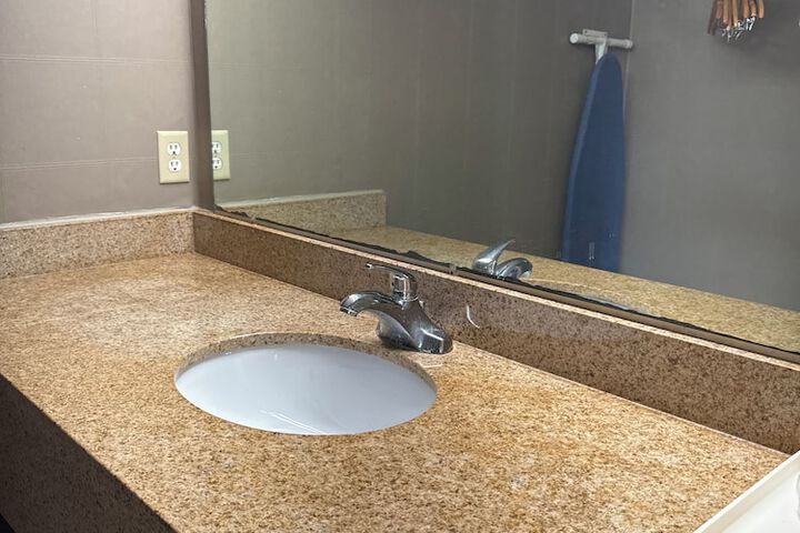 Bathroom sink