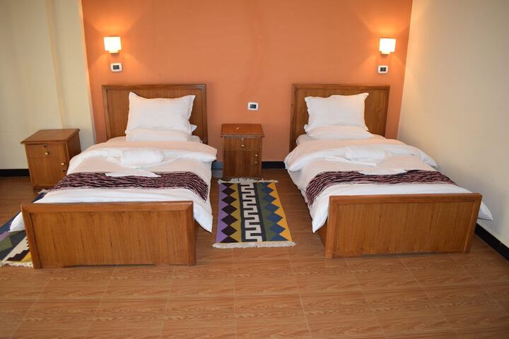 Room 11 of 28