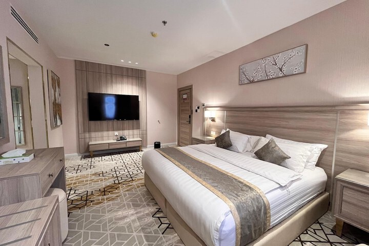 Room 15 of 73