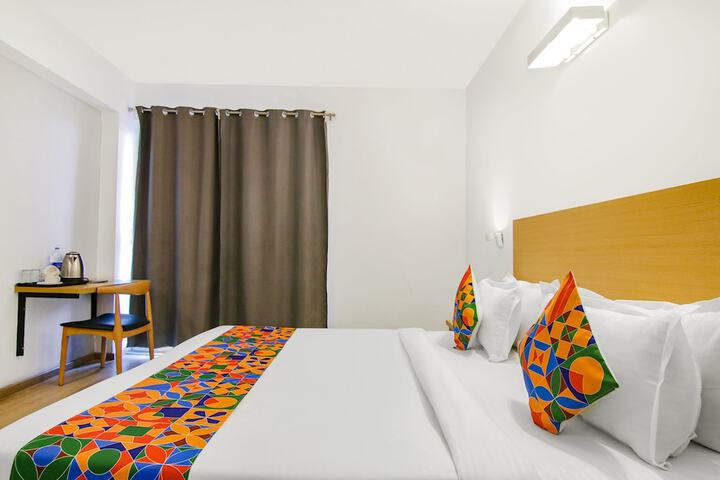 Room 17 of 38