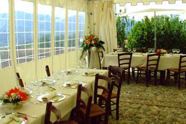 Dining 9 of 40