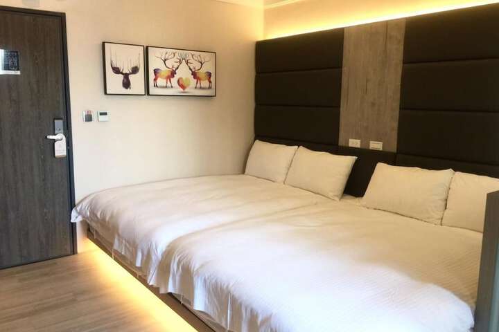 Room 17 of 45