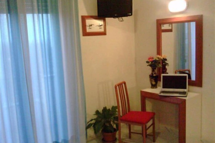Room 17 of 26