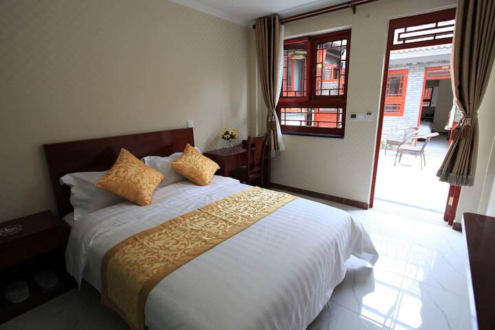 Room 12 of 38