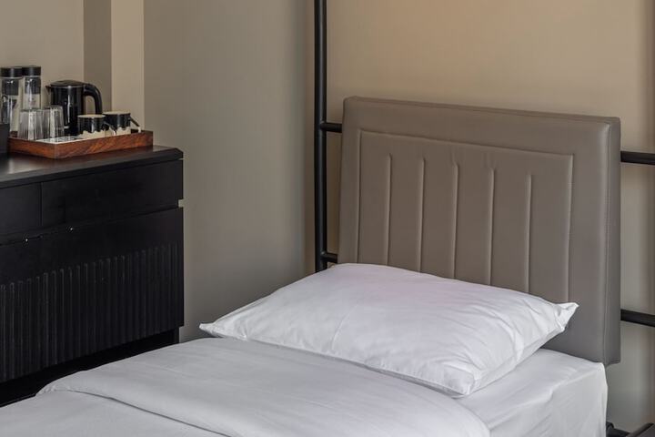 Room 28 of 67