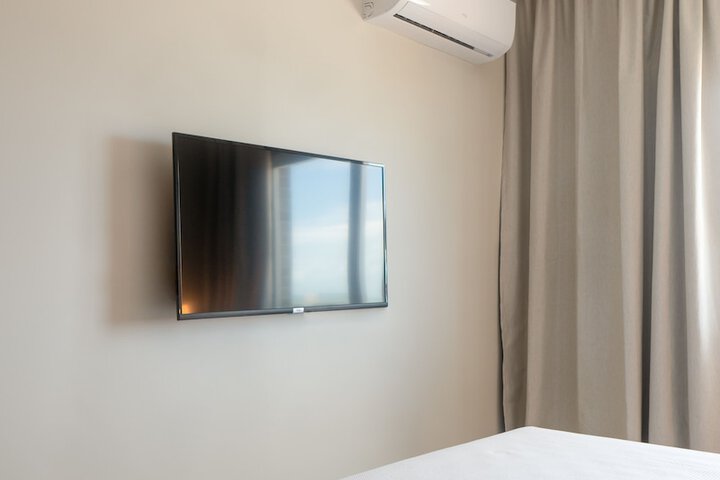 Room 5 of 27