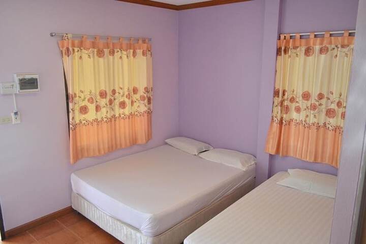 Room 11 of 31