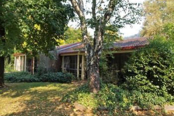 Hotel Exterior 11 of 24