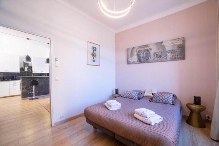General 11 of 16