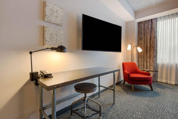 Room 41 of 85