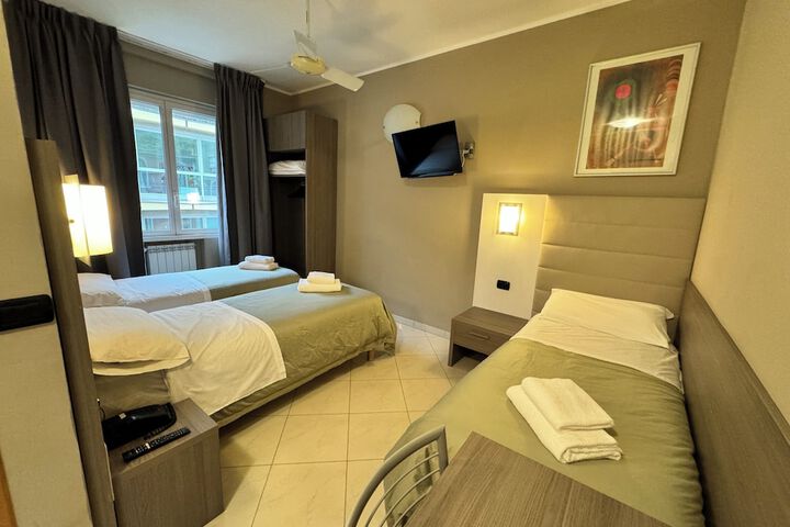 Room 18 of 37