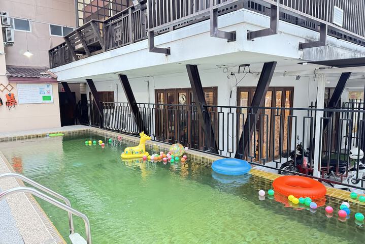 Pool 89 of 95