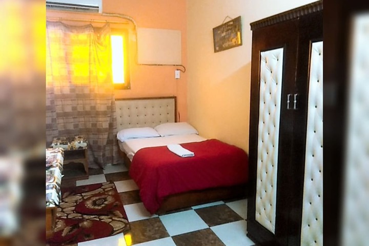 Room 4 of 51