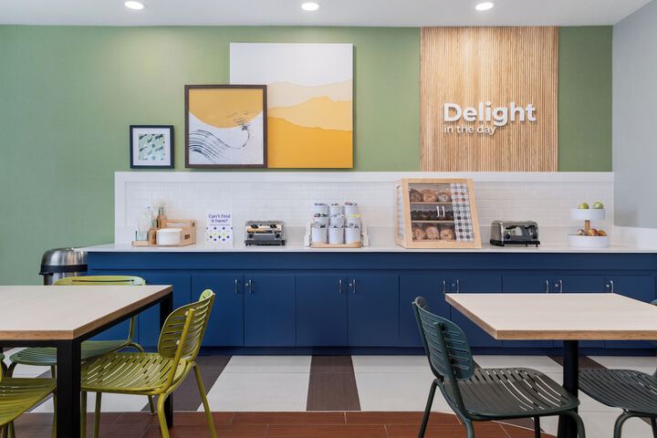 Breakfast/Coffee Service 27 of 34