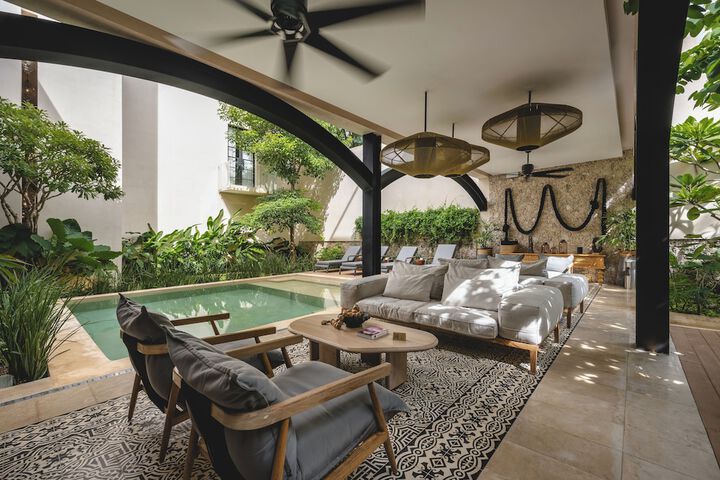 Adoro Hotel Boutique