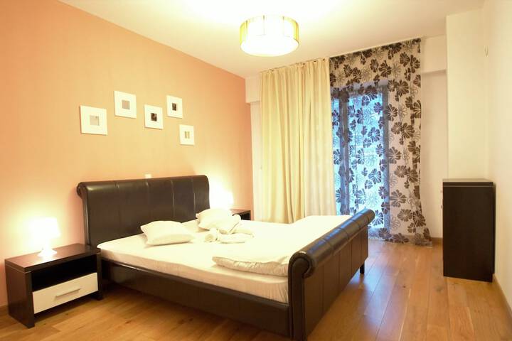 Room 8 of 206
