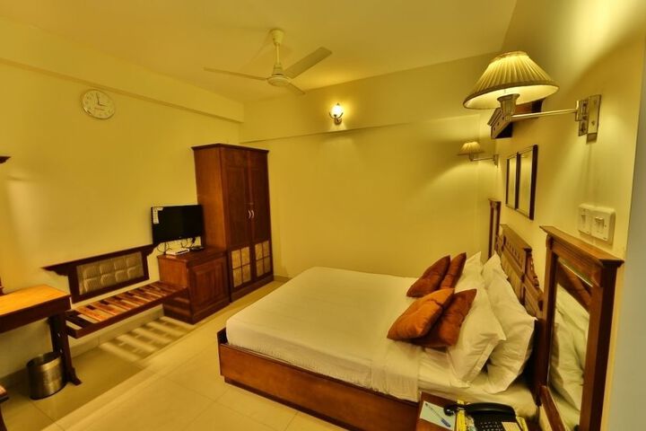 Room 2 of 30