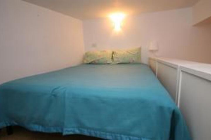 Room 6 of 15
