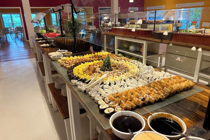 Dining 59 of 82