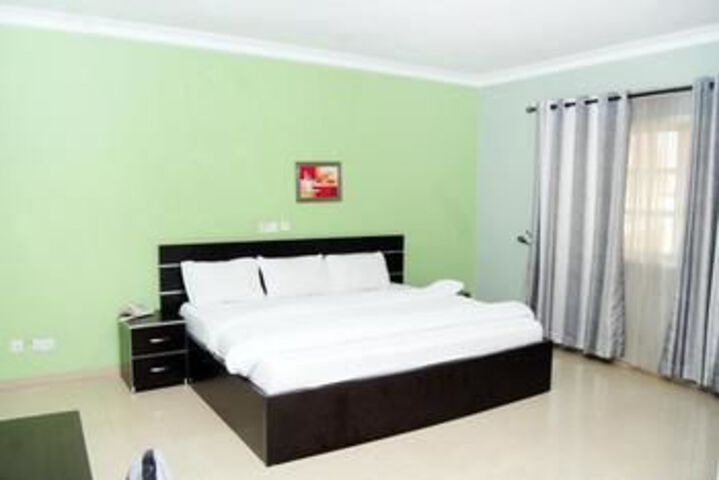 Room 46 of 83