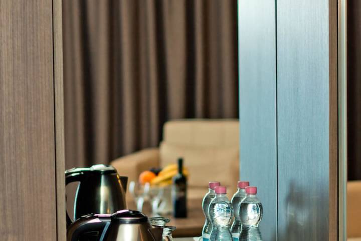 Room 21 of 35