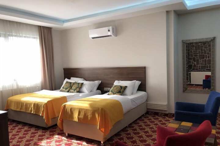 Room 10 of 54