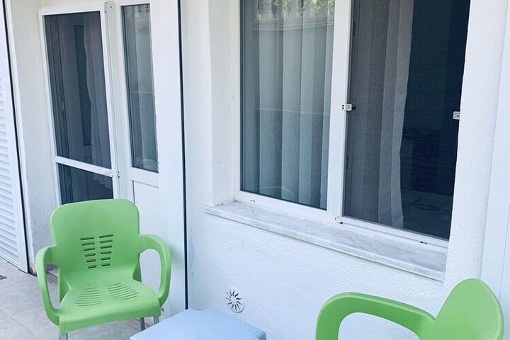 Room 16 of 28
