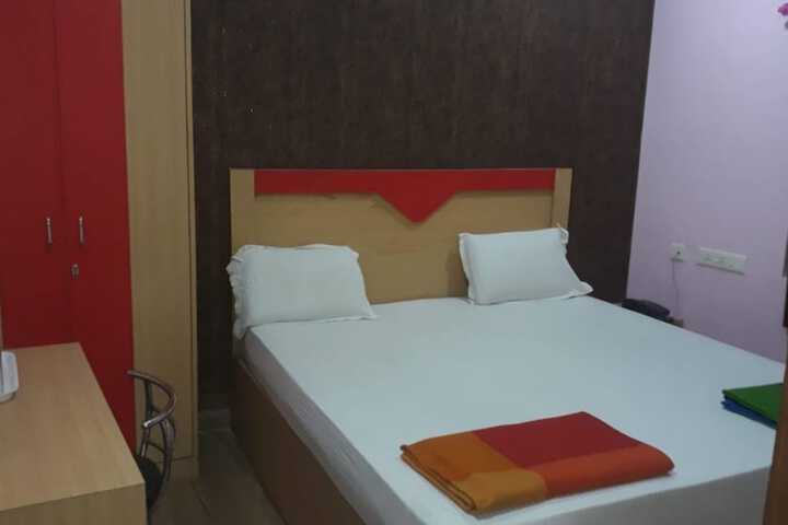 Room 7 of 15