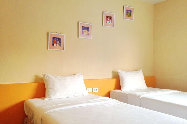 Room 6 of 36
