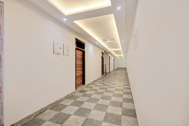 Hotel Interior 3 of 33