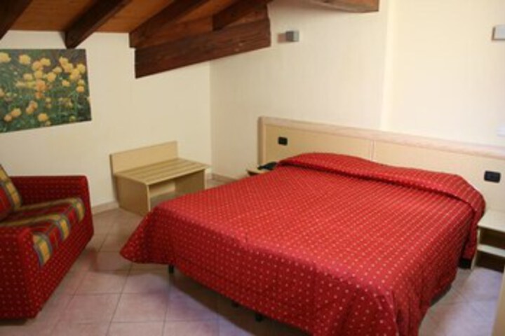 Room 18 of 21