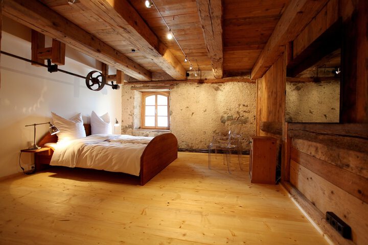 Room 13 of 70