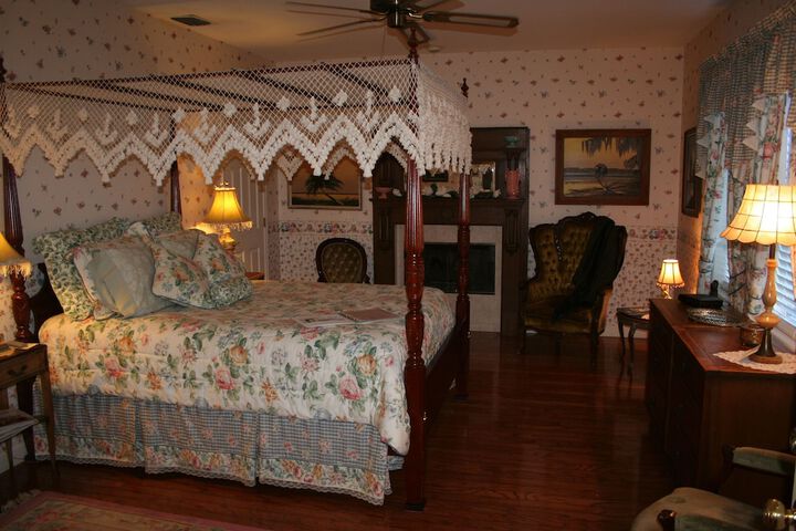 Room 17 of 84