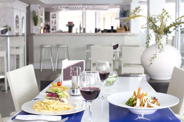 Dining Photos