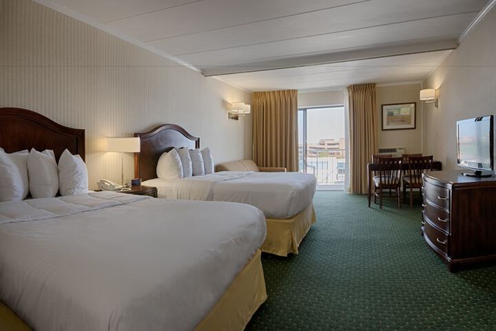 Room 4 of 43