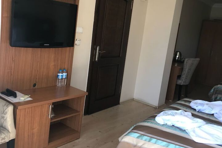 Room 8 of 26