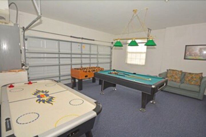 Room 12 of 35