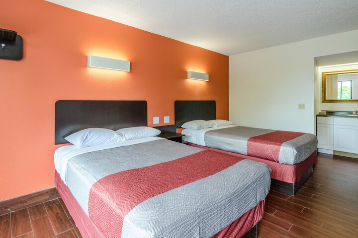 2 Double Beds (4 of 7)