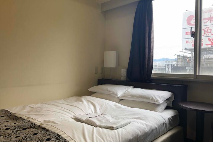 Room 15 of 27