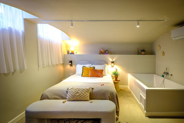 Room 35 of 62
