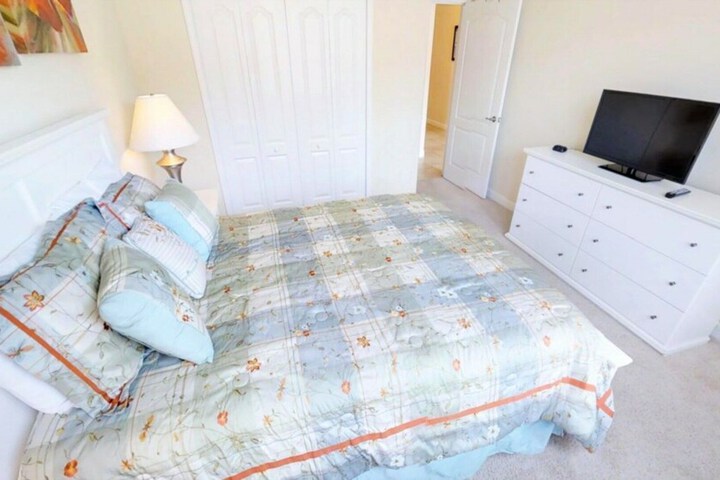 Room 17 of 53