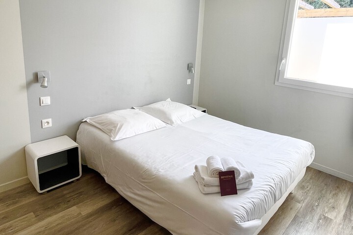 Room 2 of 36