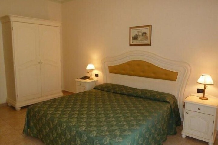 Room 8 of 53