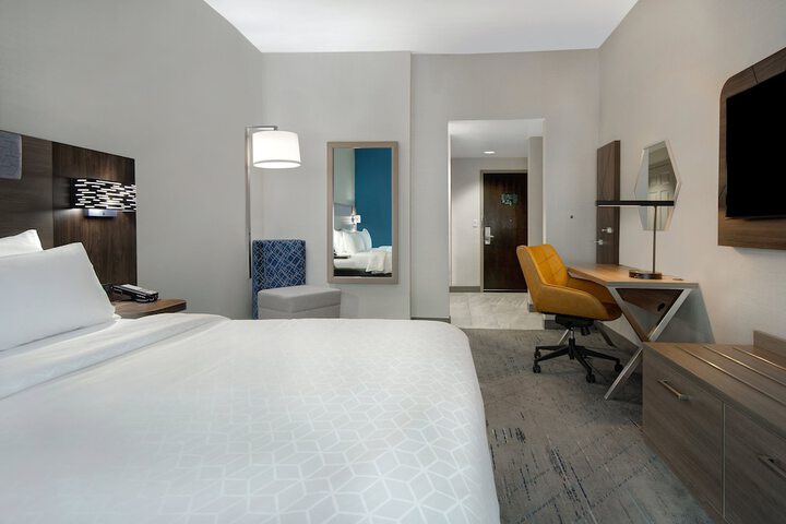 Room 20 of 53